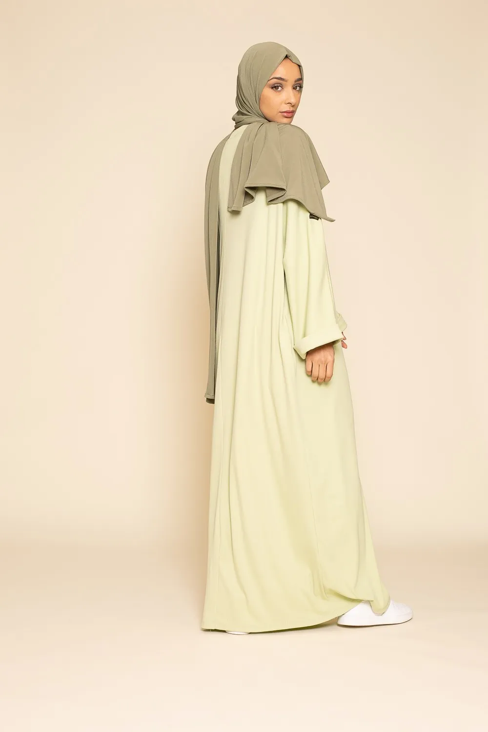 Abaya oversize anís