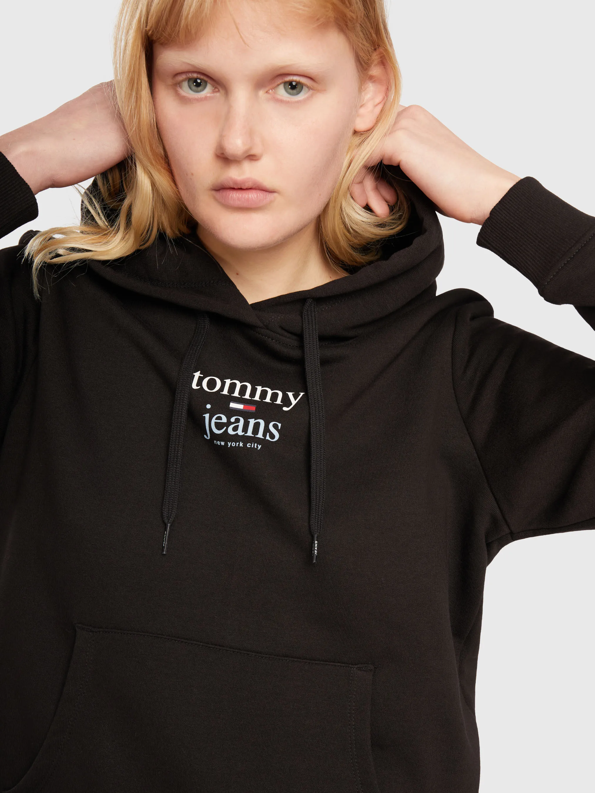 Essential Logo Hoodies | Sweatshirts & Hoodies | Tommy Jeans