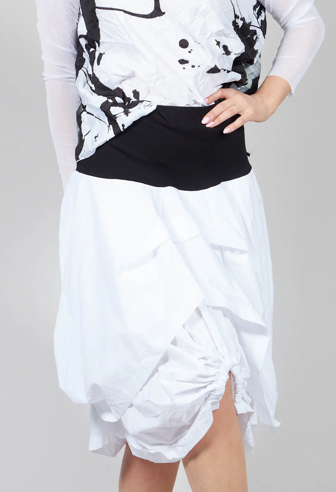 Goga Skirt in White Black