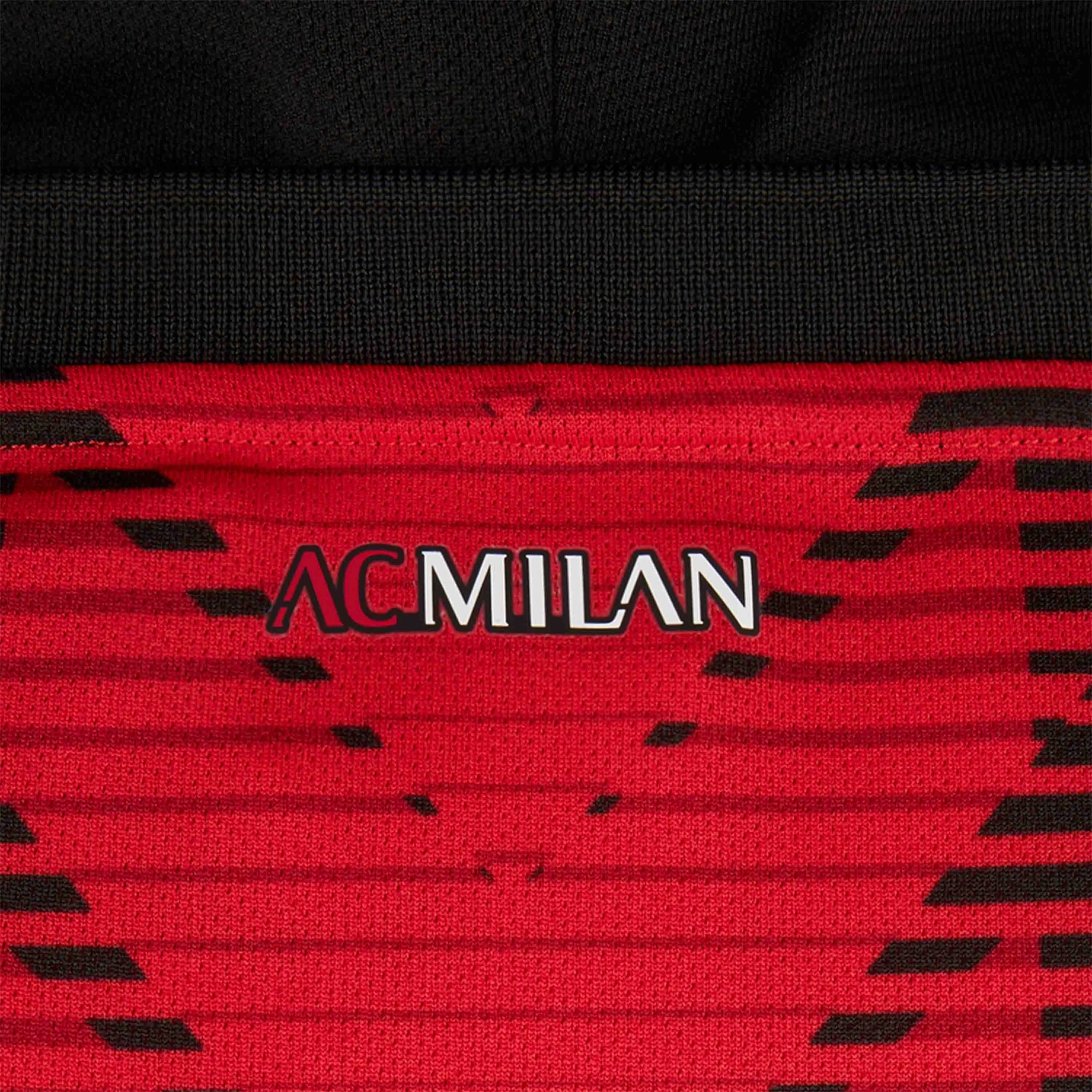 MAGLIA OVERSIZE CON CAPPUCCIO MILAN