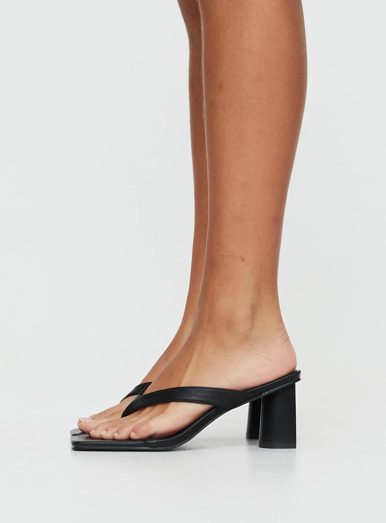 The Mona Heels Black