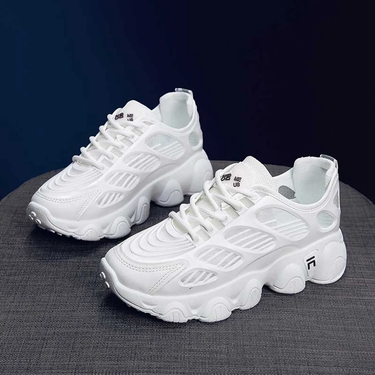 White pattern hollow stripe shoe sneaker